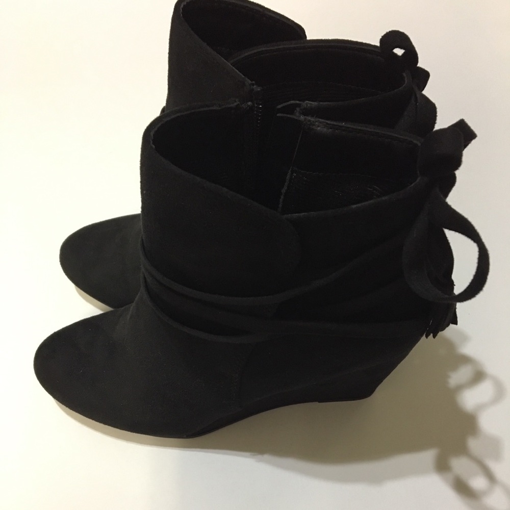 Madden NYC Black wedge style boots size 8.5.